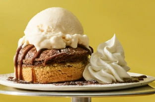 Shortbread Chocolate Soufflé Cake
